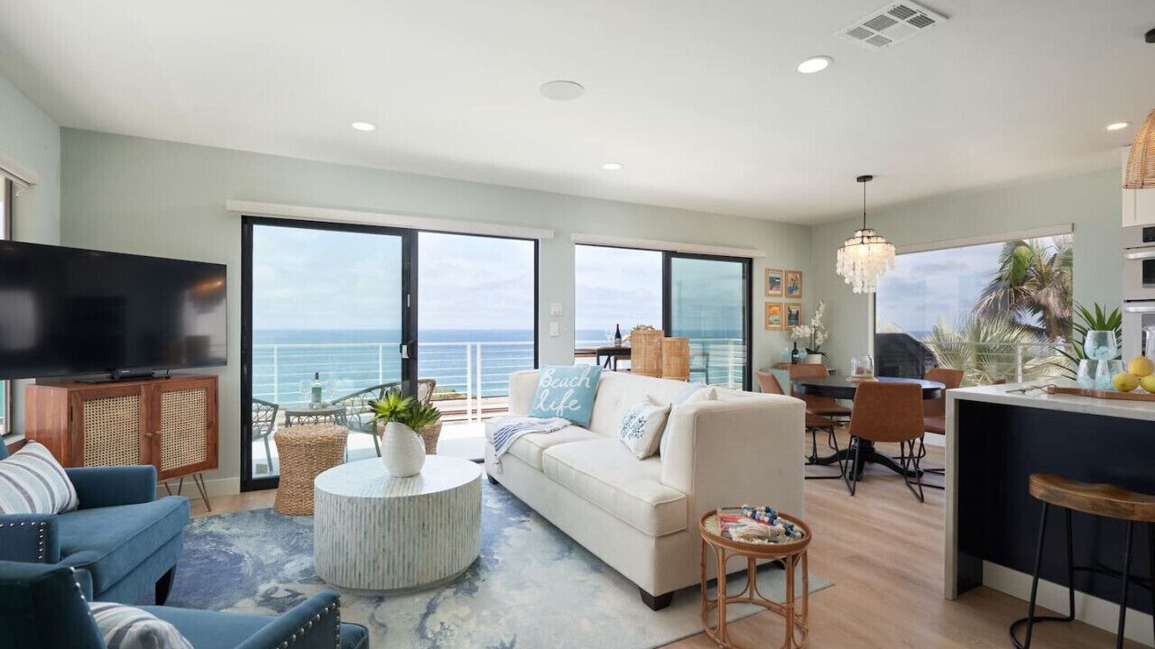 Photo of Livingroom in Cardiff-by-the-Sea