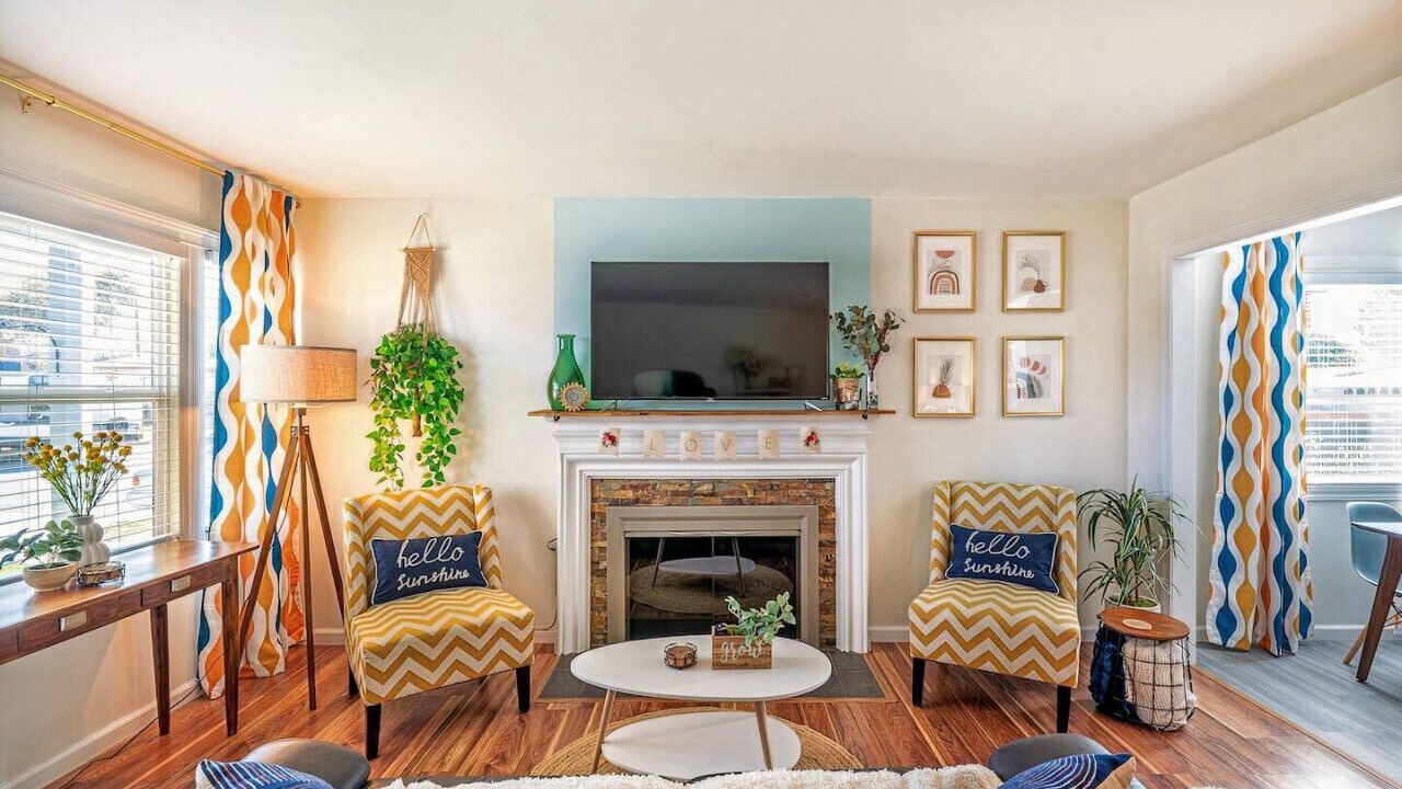 Photo of Livingroom in Fullerton