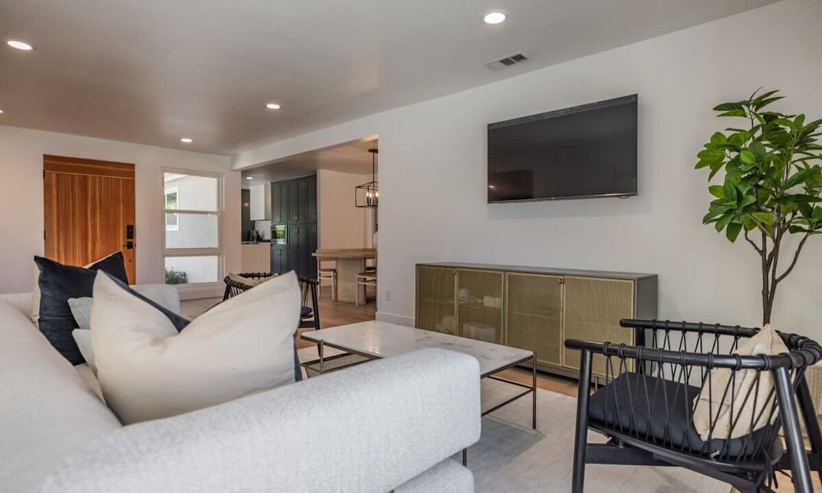 Photo of Livingroom in Fullerton