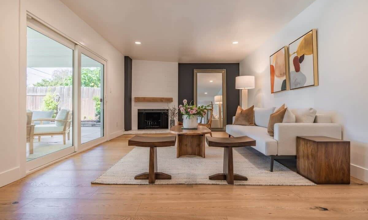 Photo of Livingroom in Fullerton