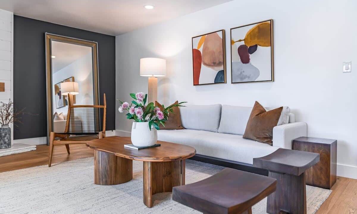 Photo of Livingroom in Fullerton
