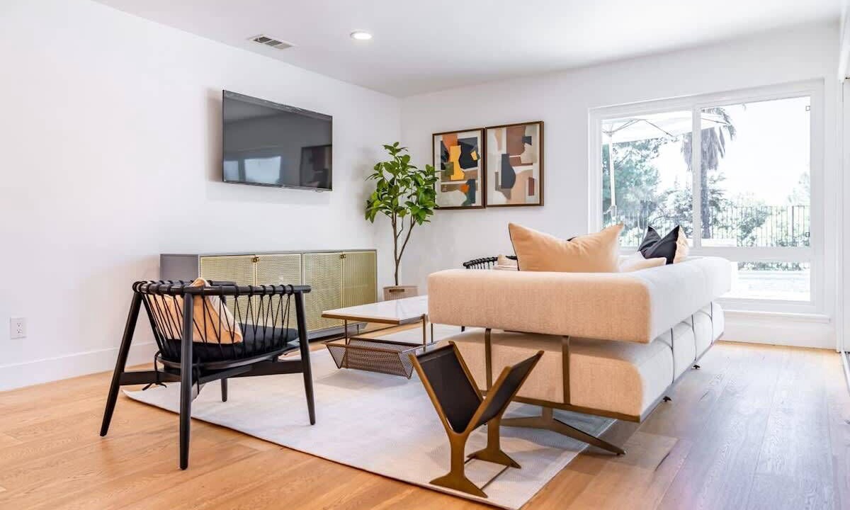 Photo of Livingroom in Fullerton