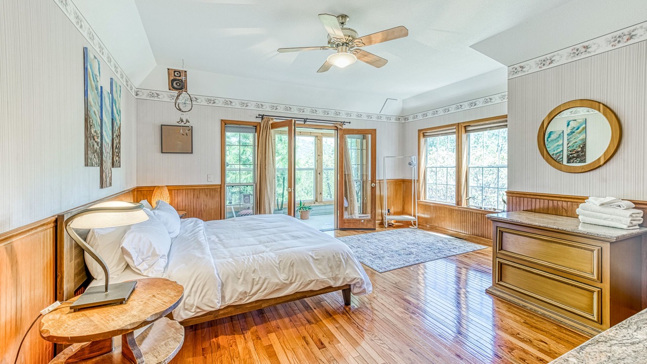 Photo of Bedroom in Cascadel Woods