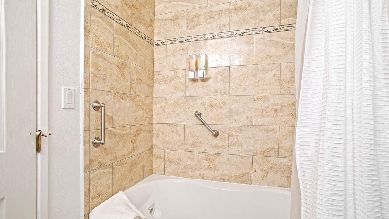 Photo of Bathroom in Estates at Canyon Crest