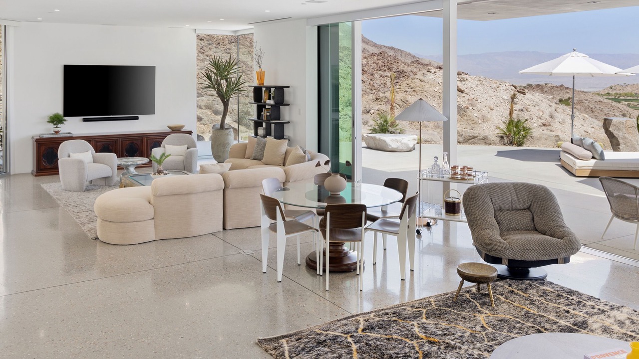 Photo of Livingroom in Palm Desert