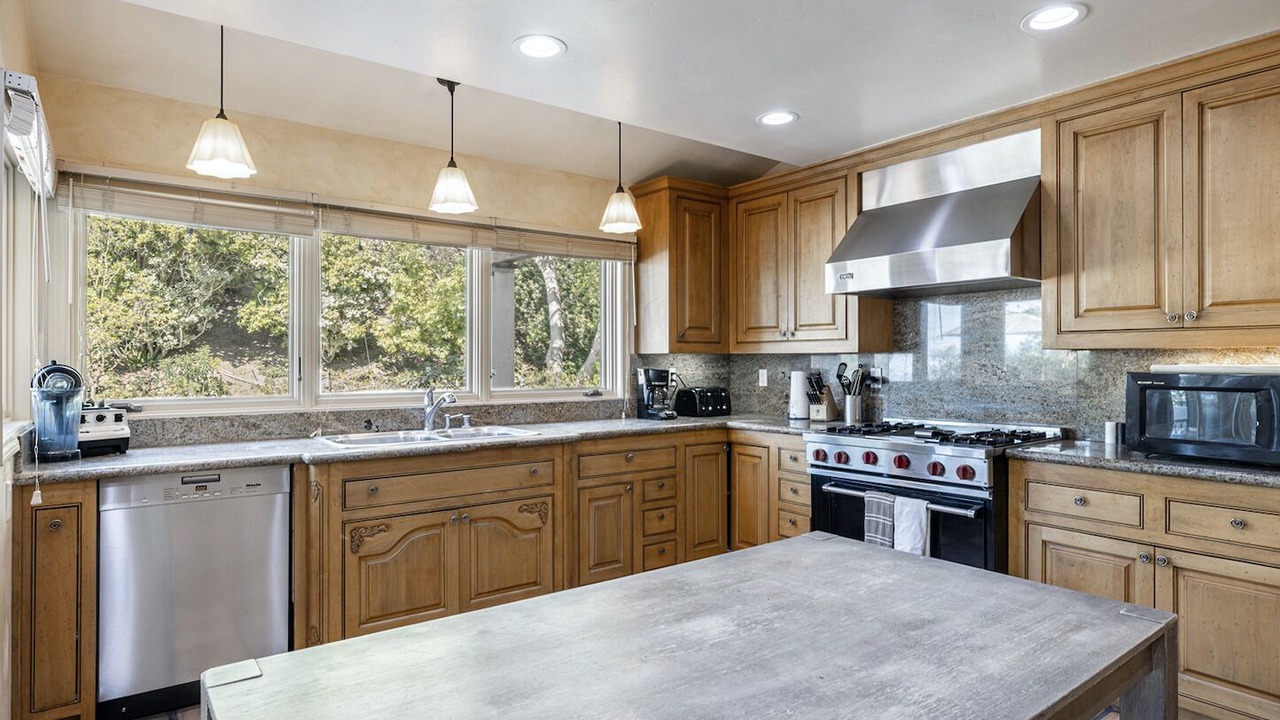 Photo of Kitchen in Woodland Hills