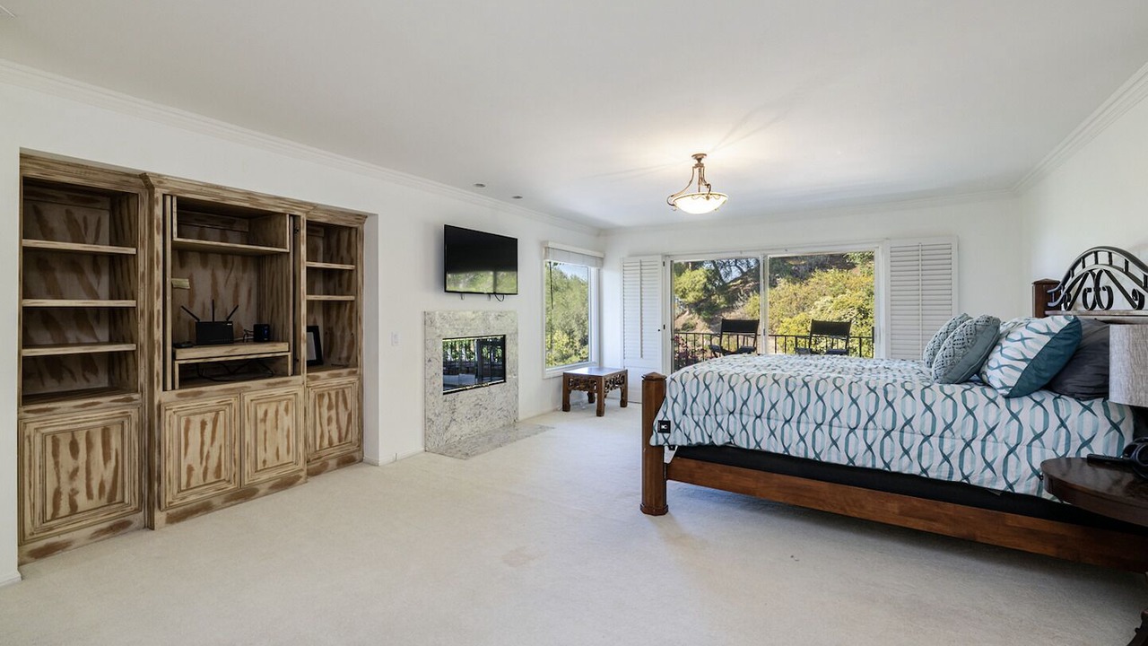 Photo of Bedroom in Woodland Hills