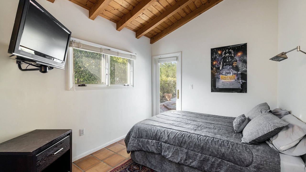 Photo of Bedroom in Woodland Hills