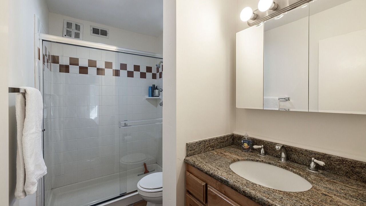 Photo of Bathroom in Woodland Hills