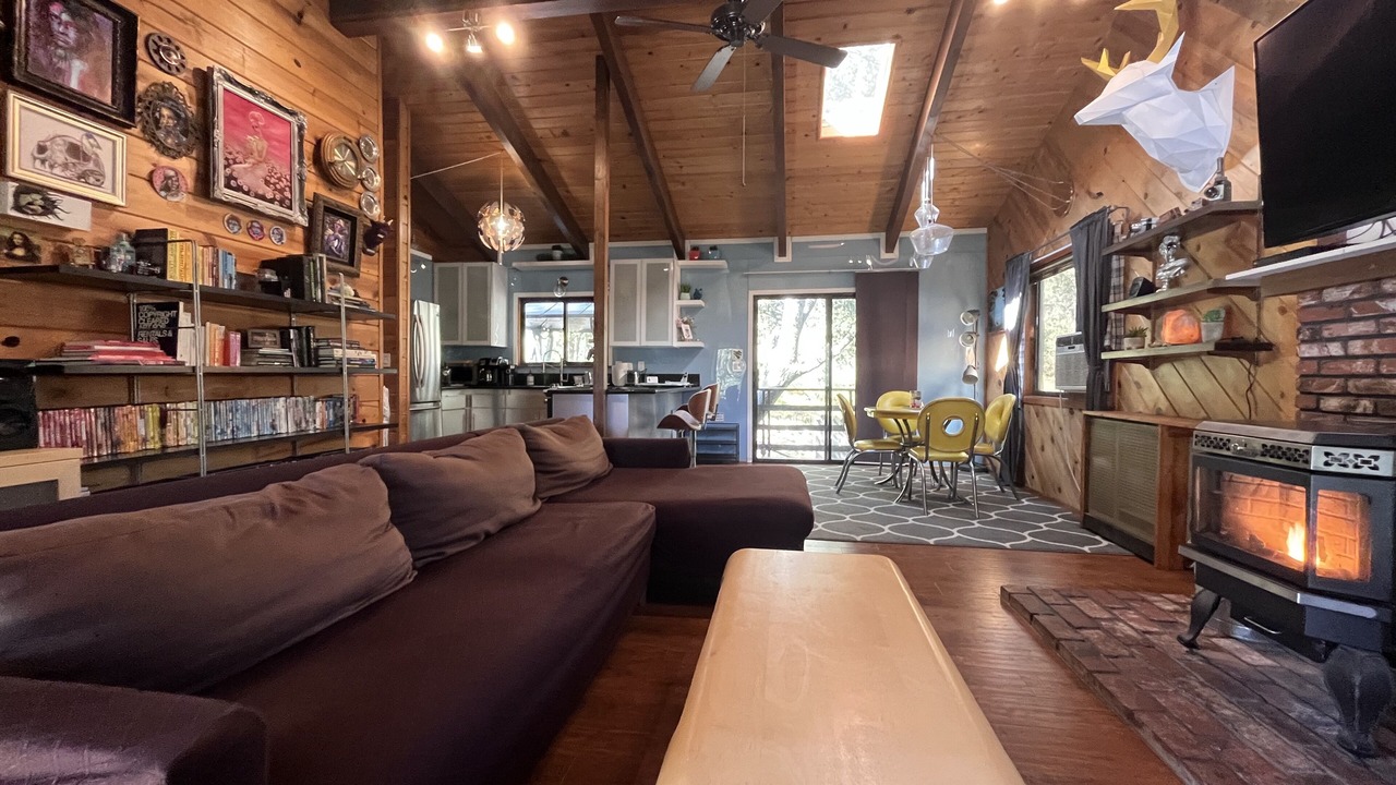 Photo of Livingroom in Pine Mountain Club