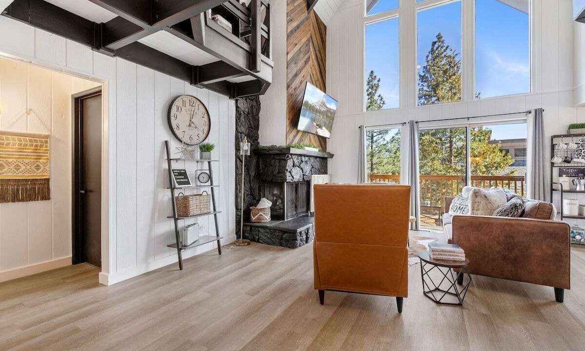 Photo of Livingroom in Whispering Forest
