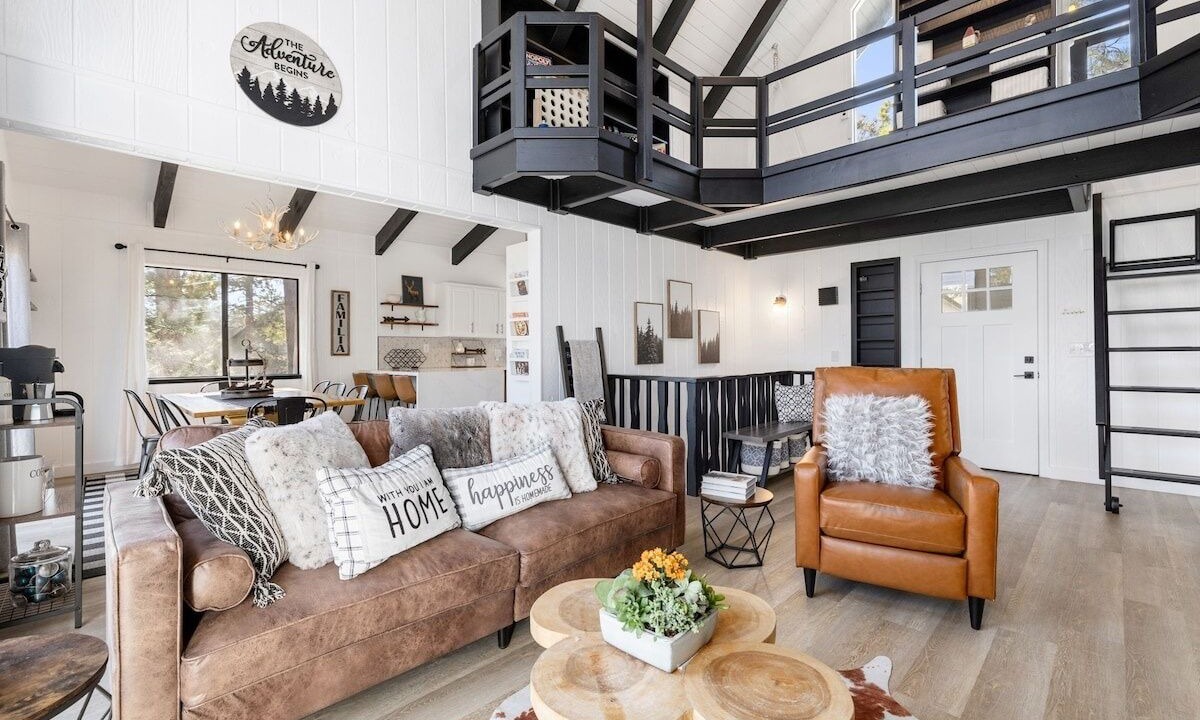 Photo of Livingroom in Whispering Forest