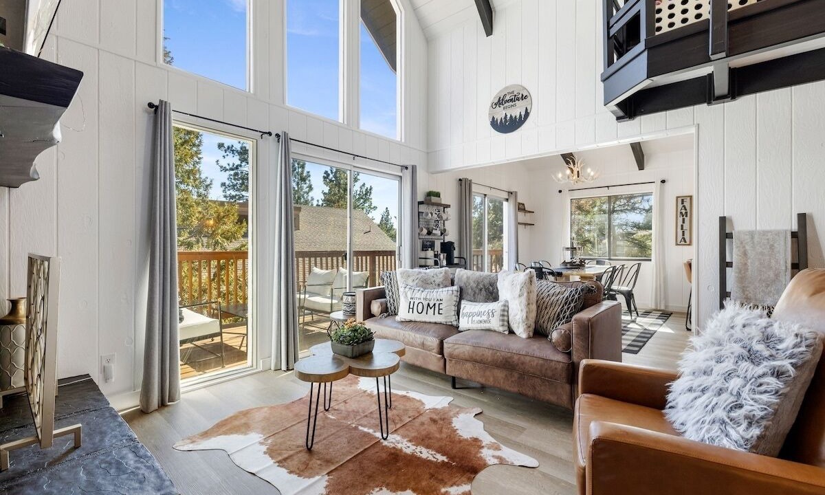 Photo of Livingroom in Whispering Forest