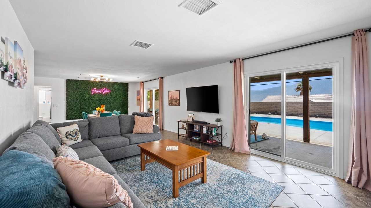 Photo of Livingroom in Desert Hot Springs
