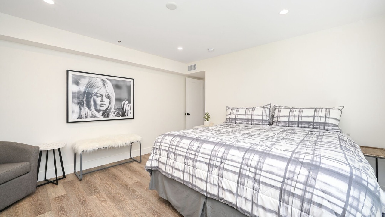 Photo of Bedroom in Balboa Island