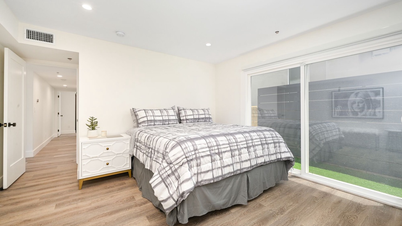 Photo of Bedroom in Balboa Island