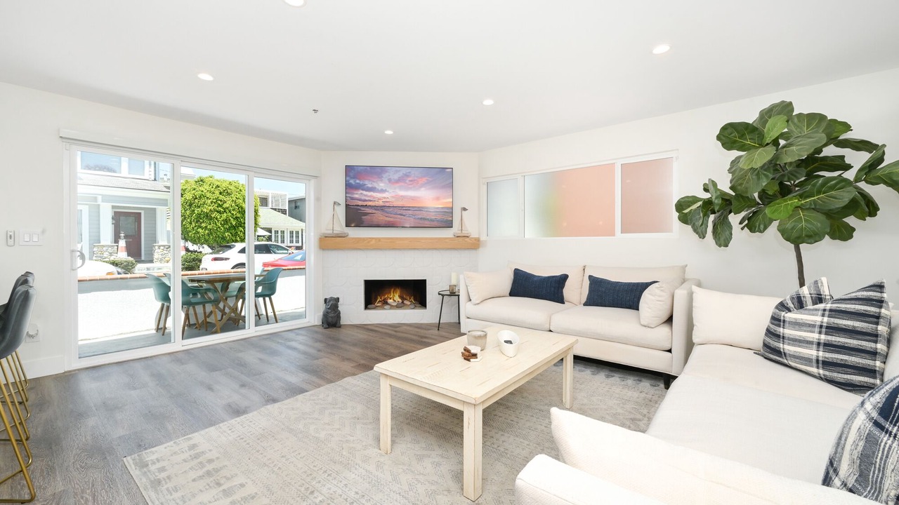 Photo of Livingroom in Balboa Island