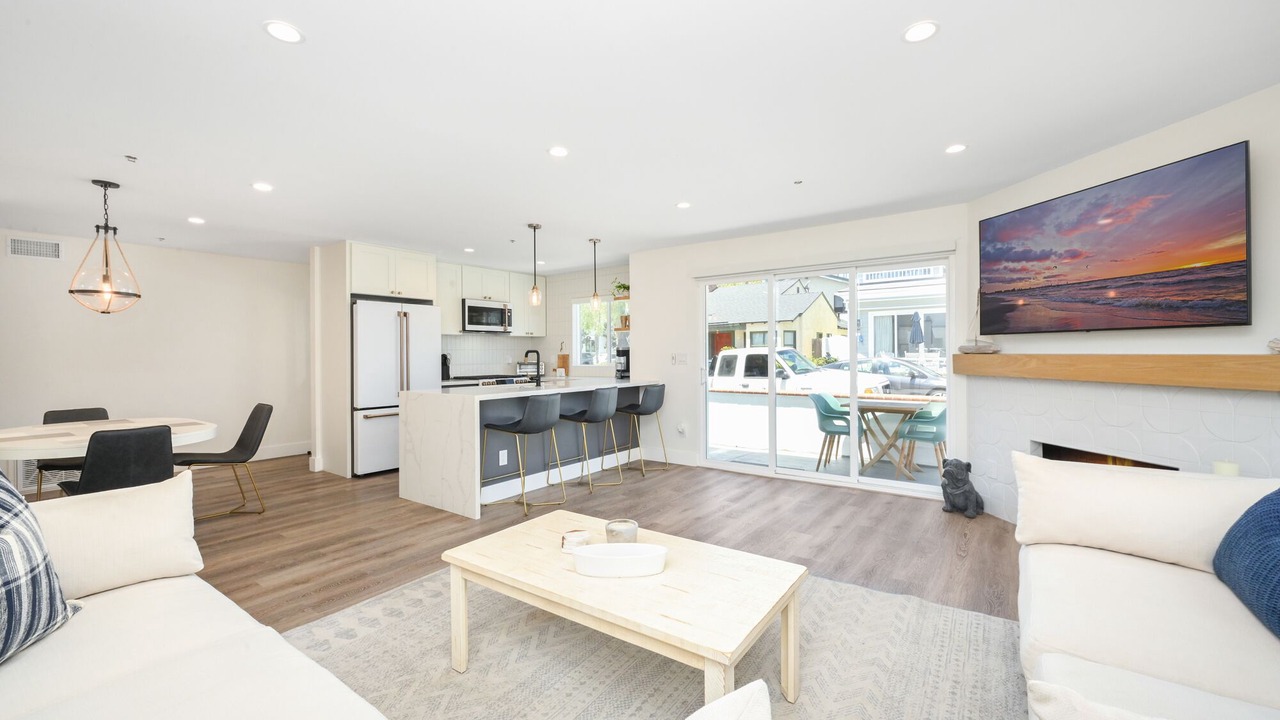 Photo of Livingroom in Balboa Island