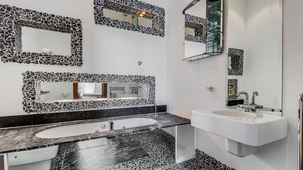Photo of Bathroom in Abingdon