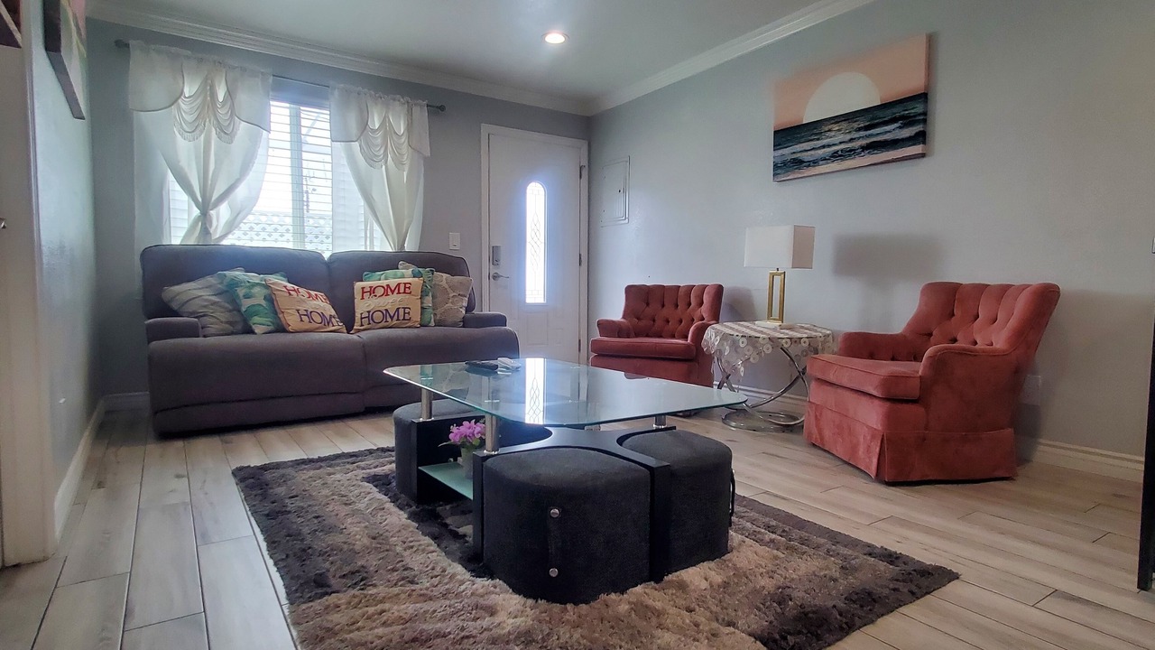Photo of Livingroom in Northwest Torrance