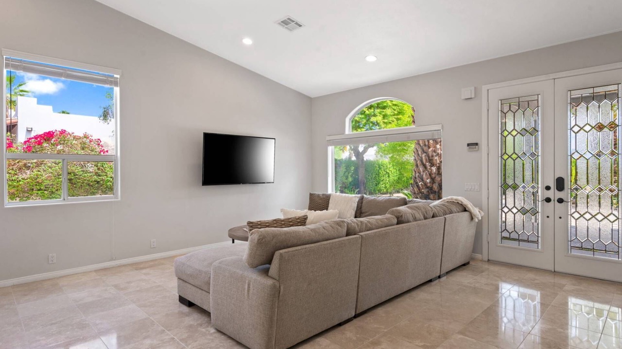 Photo of Bedroom in Magnesia Falls Cove