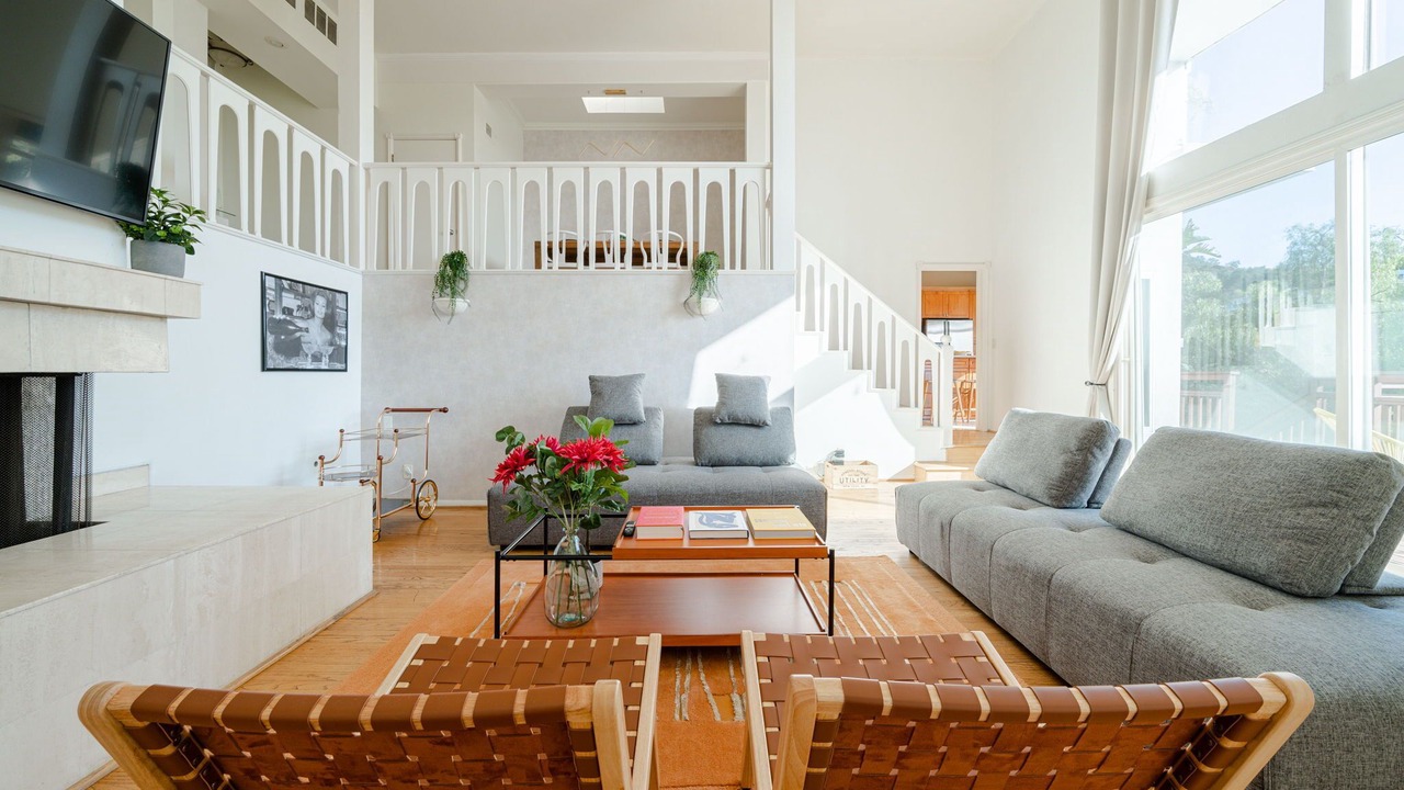 Photo of Livingroom in Studio City