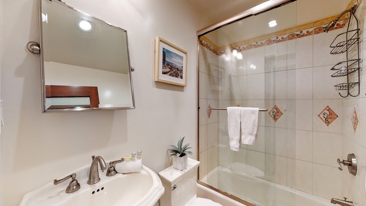 Photo of Bathroom in Beachwood Canyon