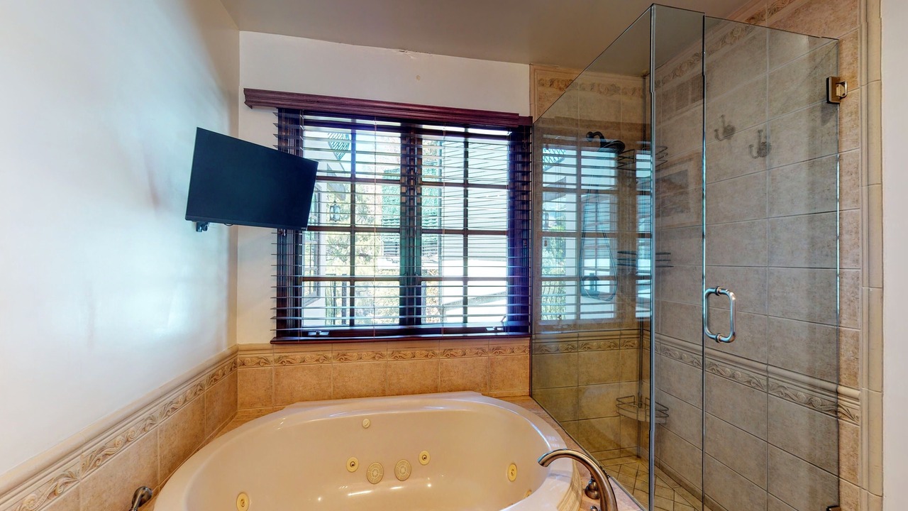 Photo of Bathroom in Beachwood Canyon