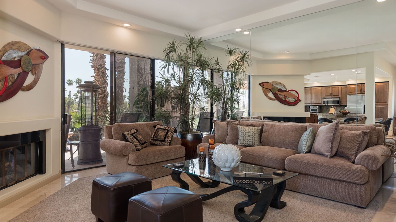 Photo of Livingroom in Palm Desert