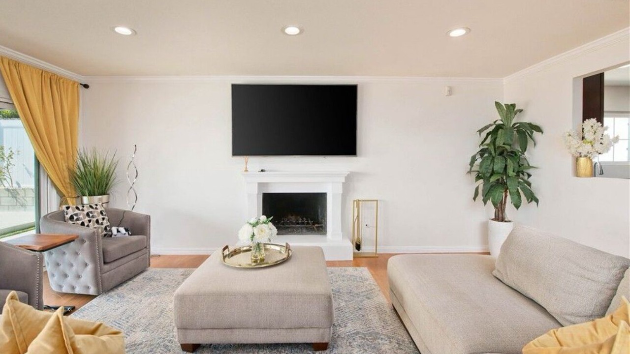 Photo of Livingroom in Calabasas