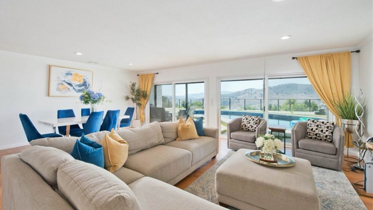 Photo of Livingroom in Calabasas