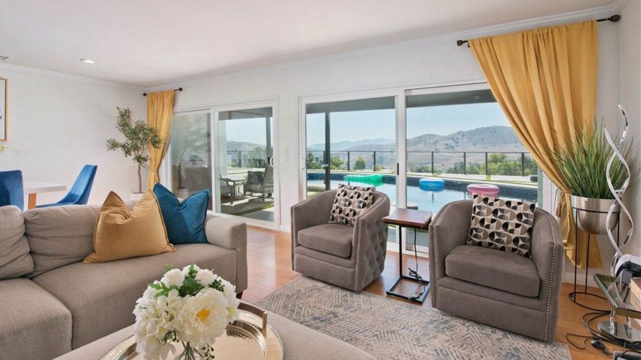 Photo of Livingroom in Calabasas