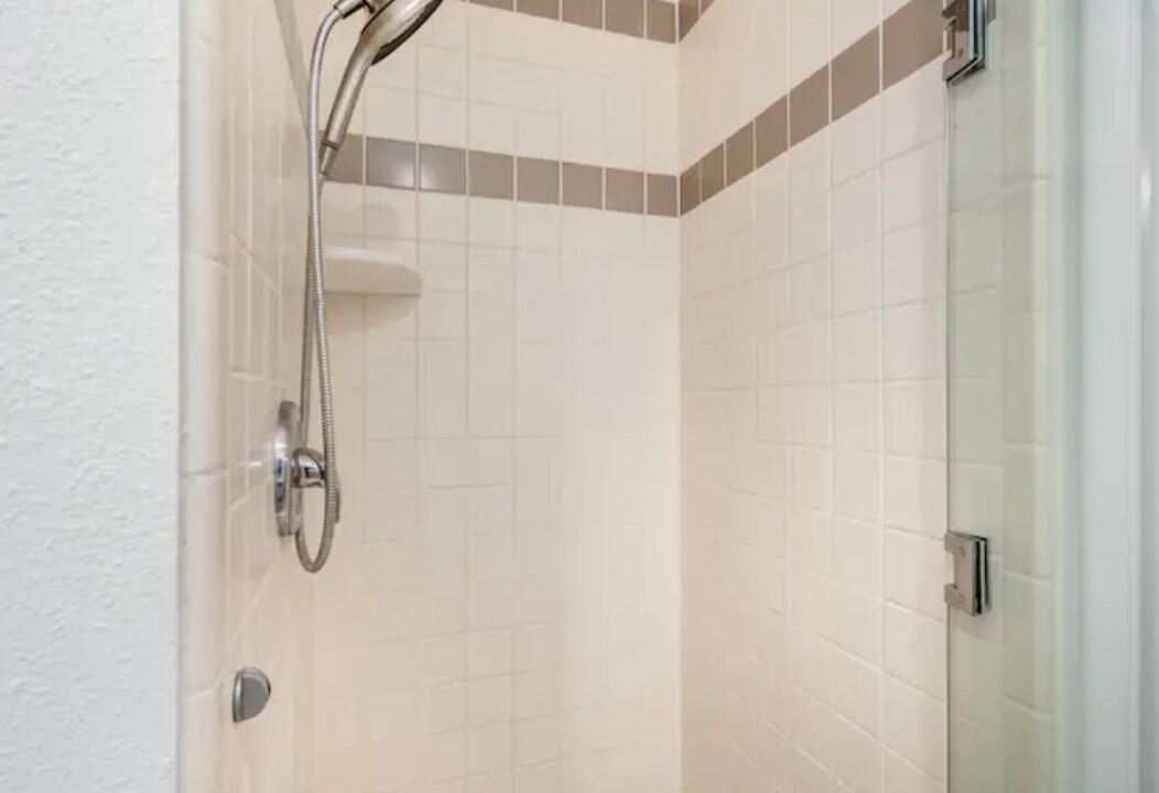 Photo of Bathroom in Raisin