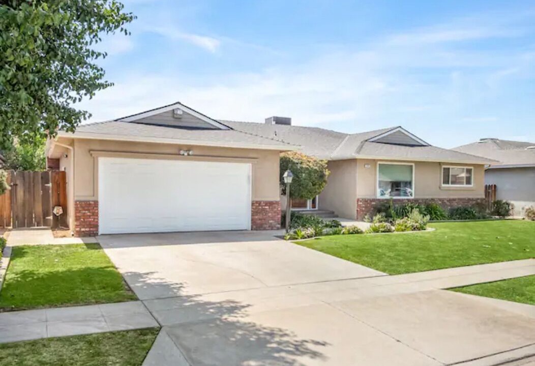 Photo of Outdoor in Raisin