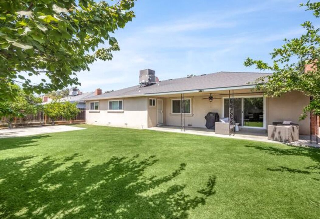 Photo of Outdoor in Raisin