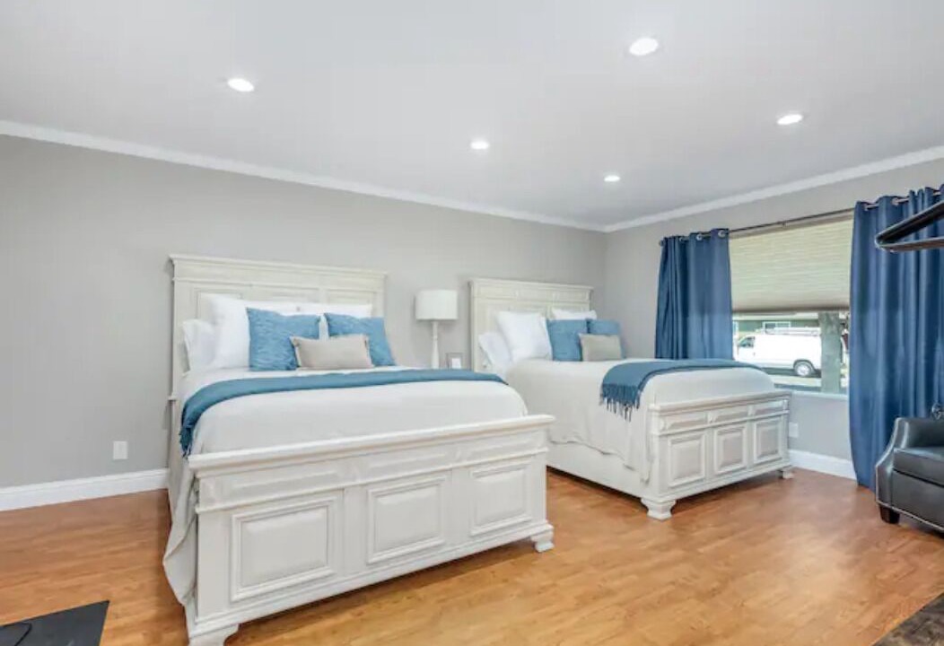 Photo of Bedroom in Raisin