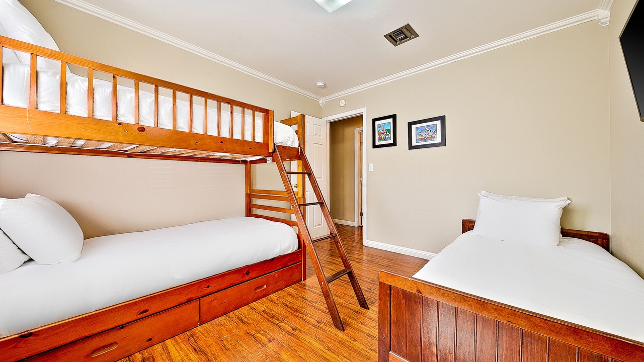 Photo of Bedroom in Anaheim Colony Historic District