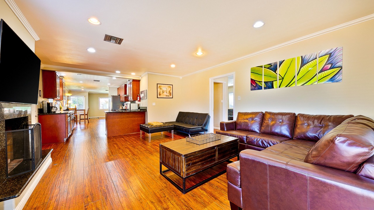 Photo of Livingroom in Anaheim Colony Historic District