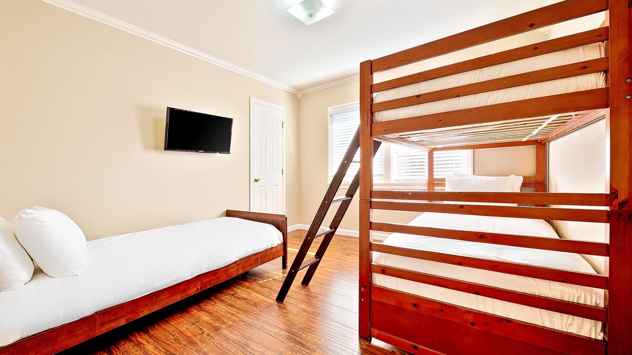 Photo of Bedroom in Anaheim Colony Historic District