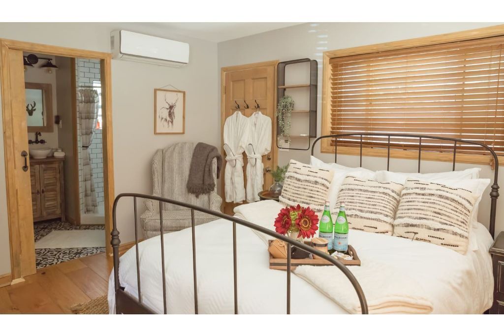 Photo of Bedroom in Idyllwild
