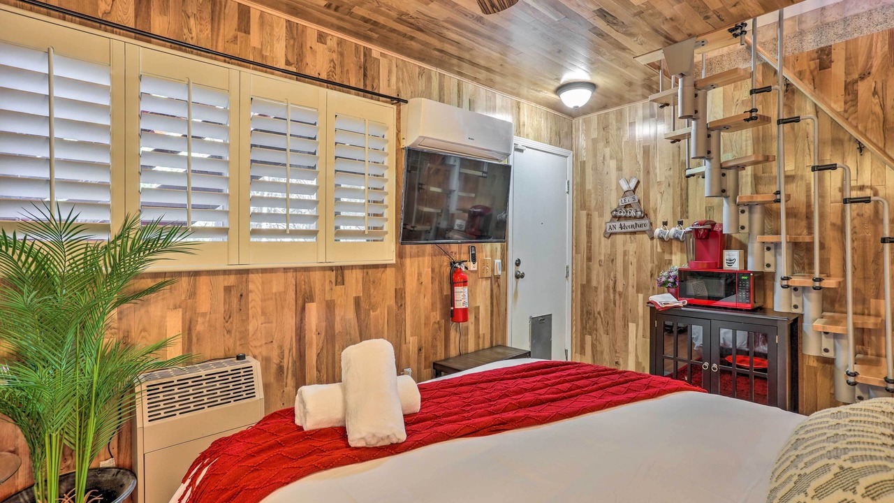 Photo of Bedroom in Crestline