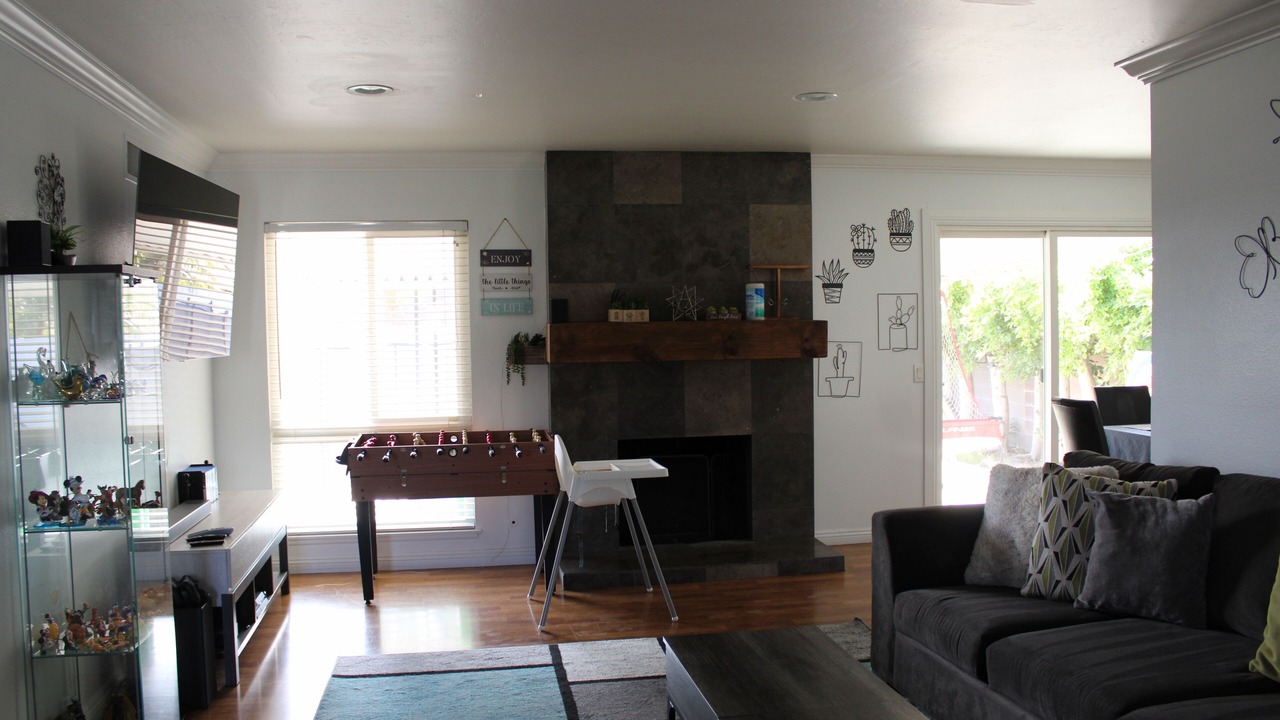 Photo of Livingroom in Orange