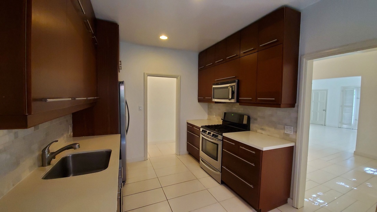Photo of Kitchen in Greater Wilshire - Hancock Park