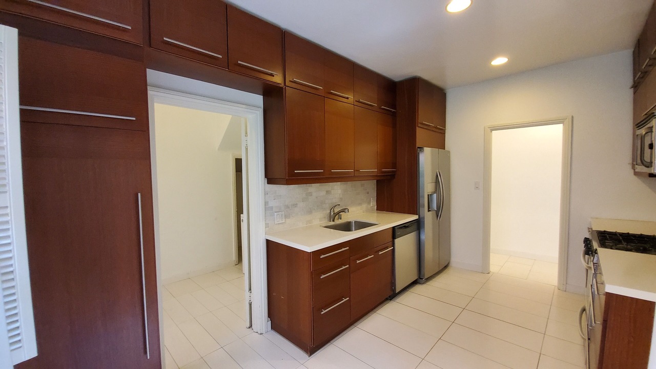 Photo of Kitchen in Greater Wilshire - Hancock Park