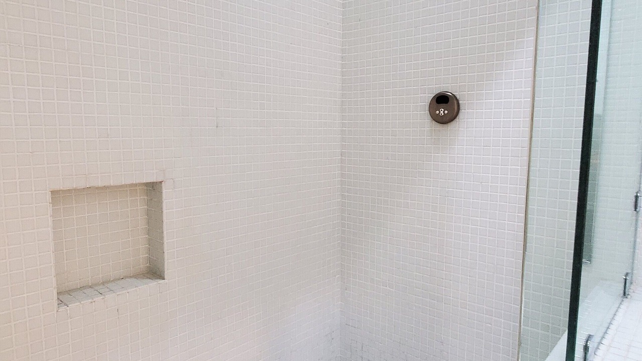 Photo of Bathroom in Greater Wilshire - Hancock Park