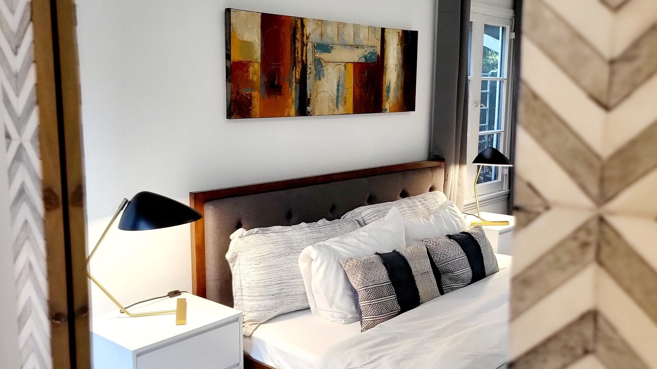Photo of Bedroom in Greater Wilshire - Hancock Park