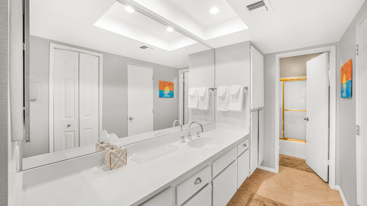 Photo of Bathroom in Canyon Corridor