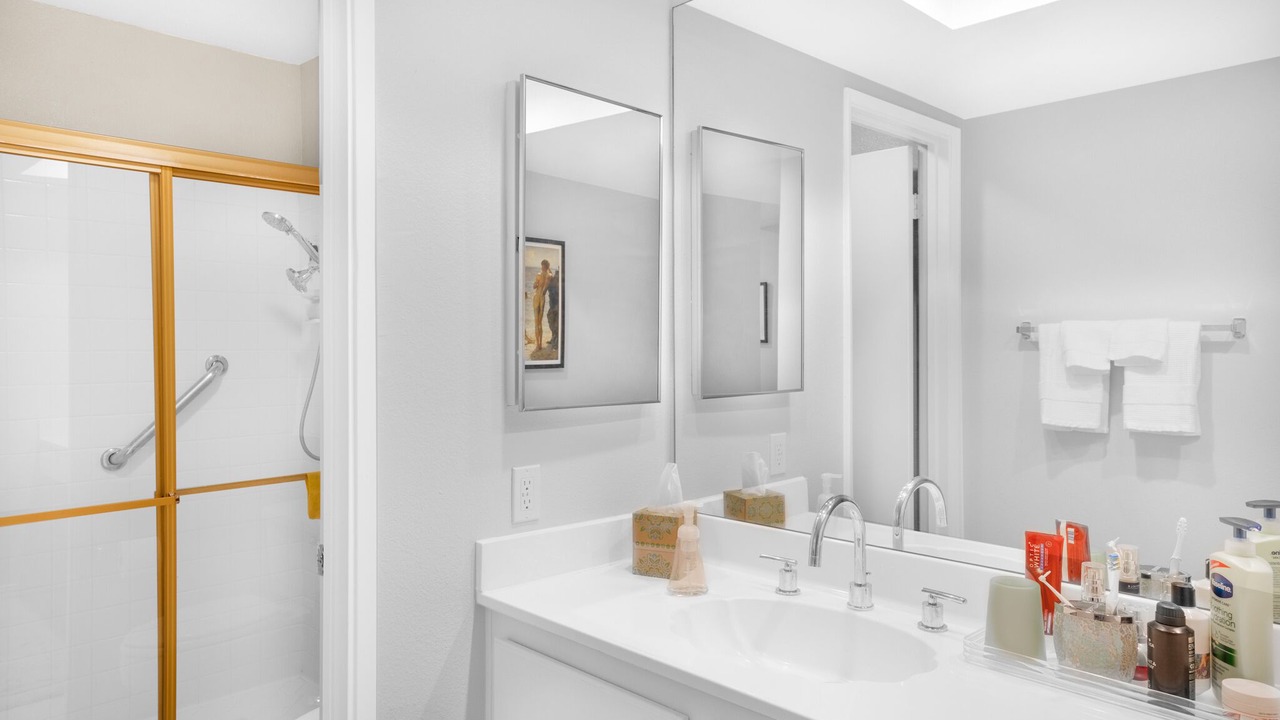 Photo of Bathroom in Canyon Corridor