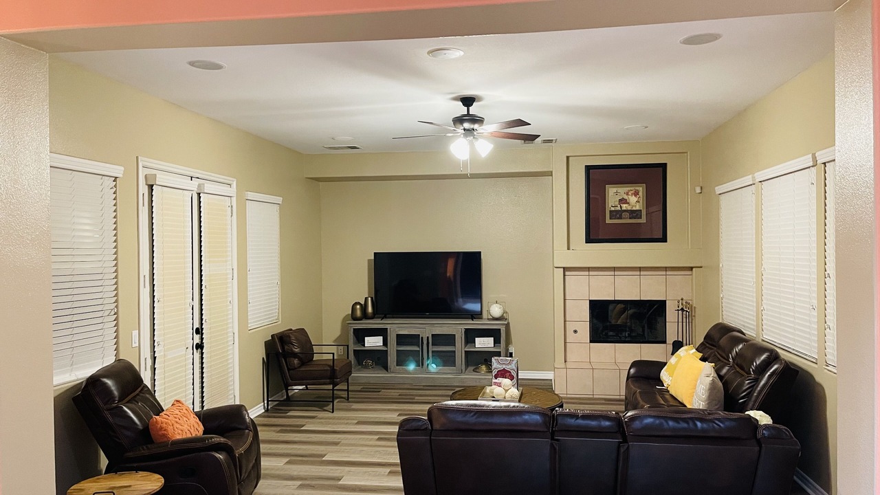 Photo of Livingroom in Victorville