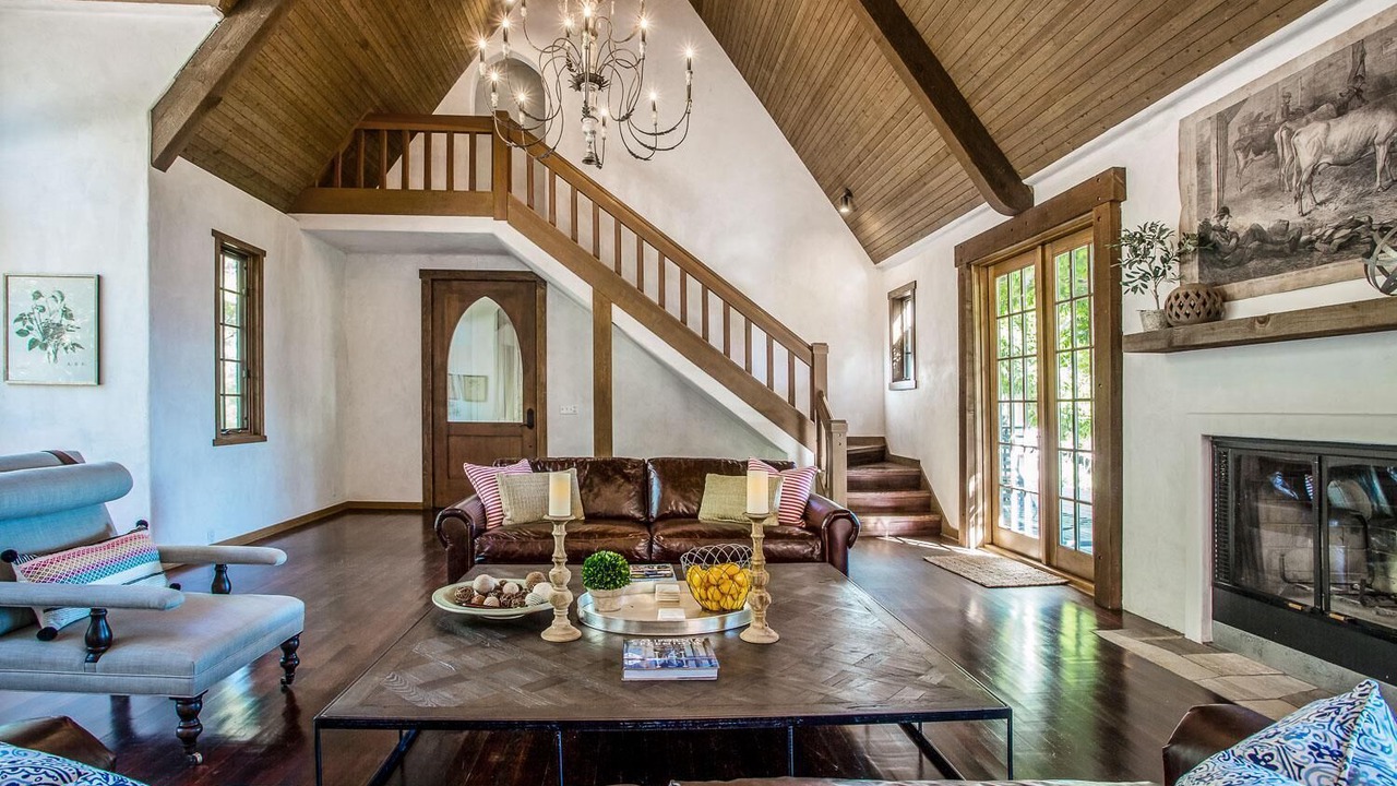 Photo of Livingroom in Angwin